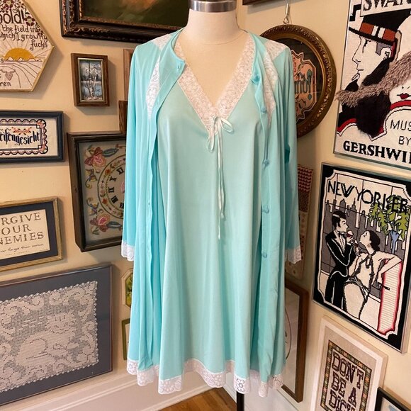 Vintage Pinehurst Lingerie Light Blue Lace Trim Nylon Robe and Nightie Set XL - Picture 5 of 10